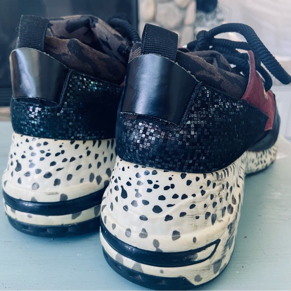 Gently used Steve Madden CLIFF Olive Multi green camo rebooted sneakers. - Picture 9 of 11